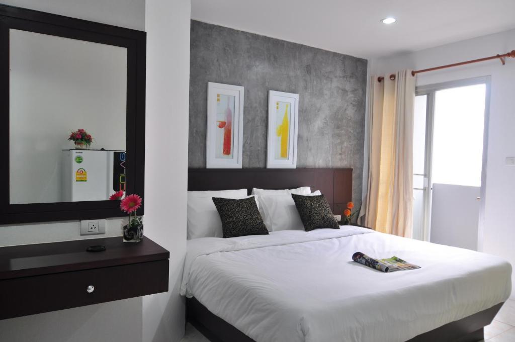 Islanda Boutique Hotel Patong Exterior photo