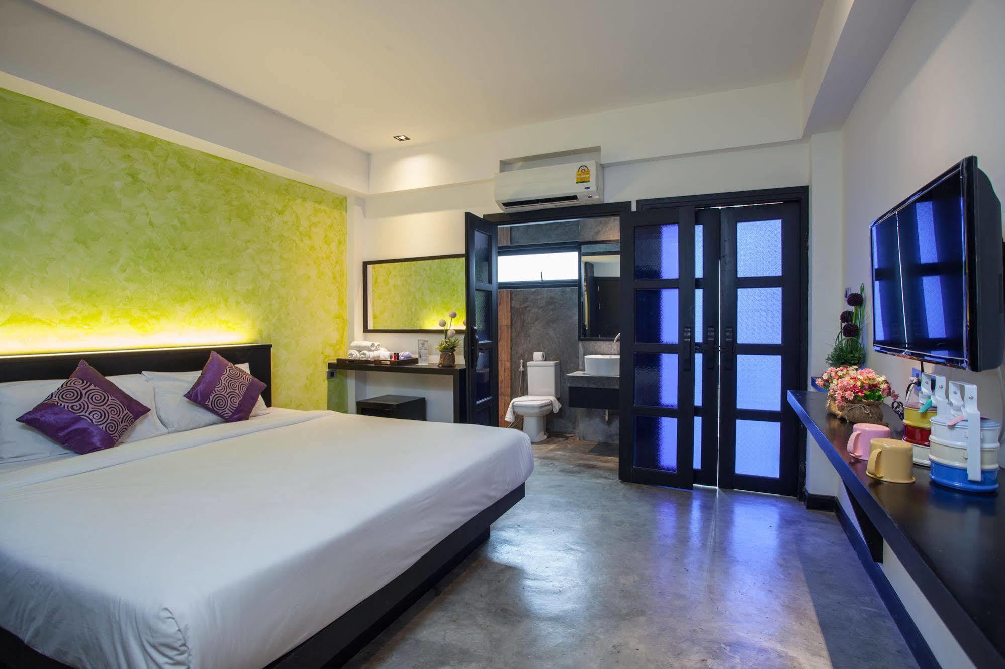 Islanda Boutique Hotel Patong Exterior photo